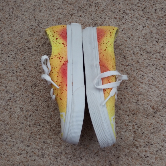 Color Changing Vans - Picture 3 of 8